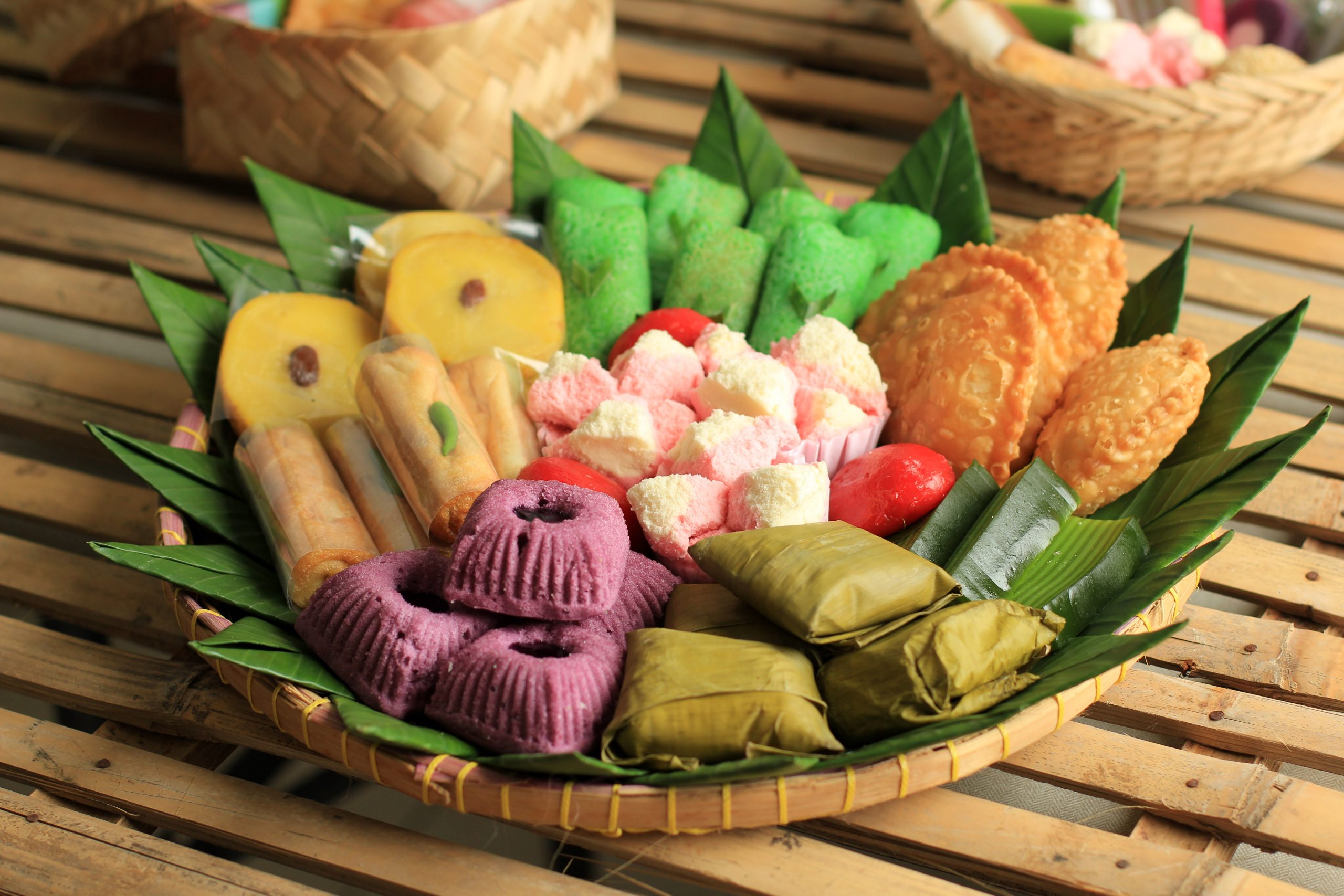 indonesian market snacks